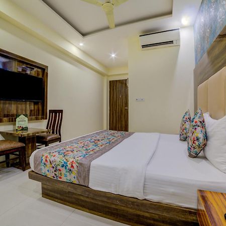 Hotel Smart Plaza By Smart Group Új-Delhi Kültér fotó