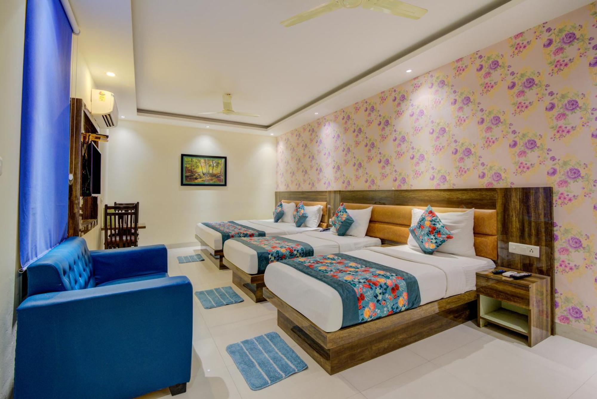 Hotel Smart Plaza By Smart Group Új-Delhi Kültér fotó