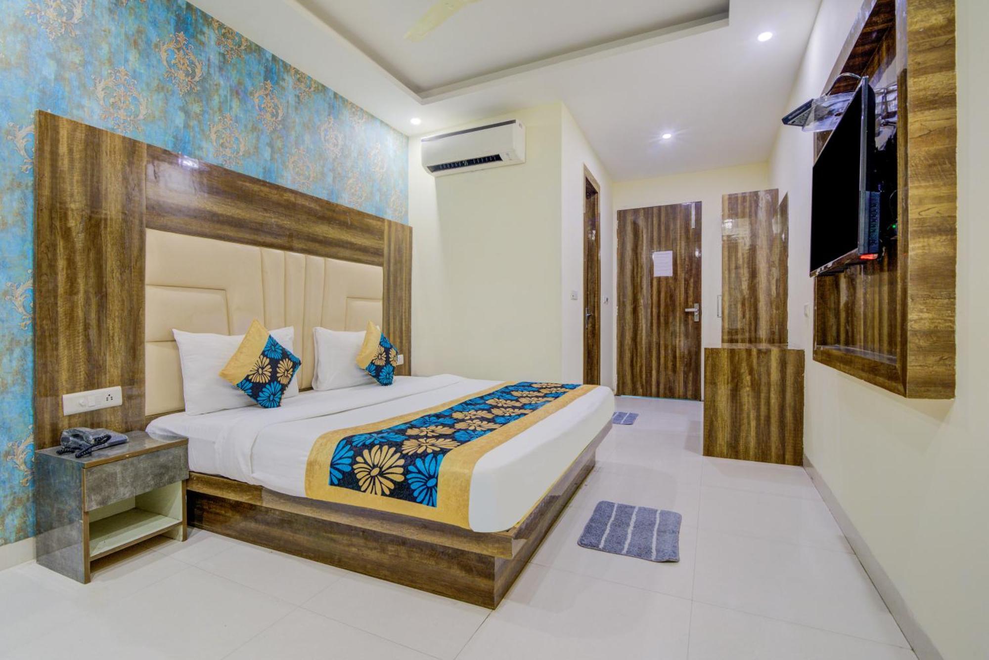 Hotel Smart Plaza By Smart Group Új-Delhi Kültér fotó